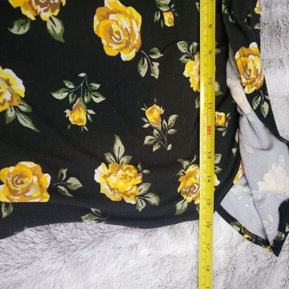 Black and yellow flower print bodysuit - Picture 7 of 7